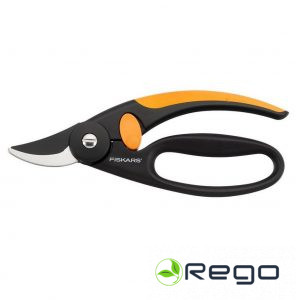 Fiskars dārza grieznes ar cilpveida rokturi P44  111440