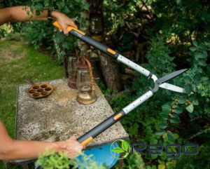 Fiskars SmartFIT Teleskopiskās  dzīvžoga šķēres 114800