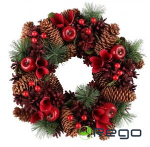 Winteria vainags ar priedes skuju un sarkanām dekorācijām 30cm