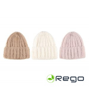 Acces cepure siltināta ar1 pūku dažādi veidi